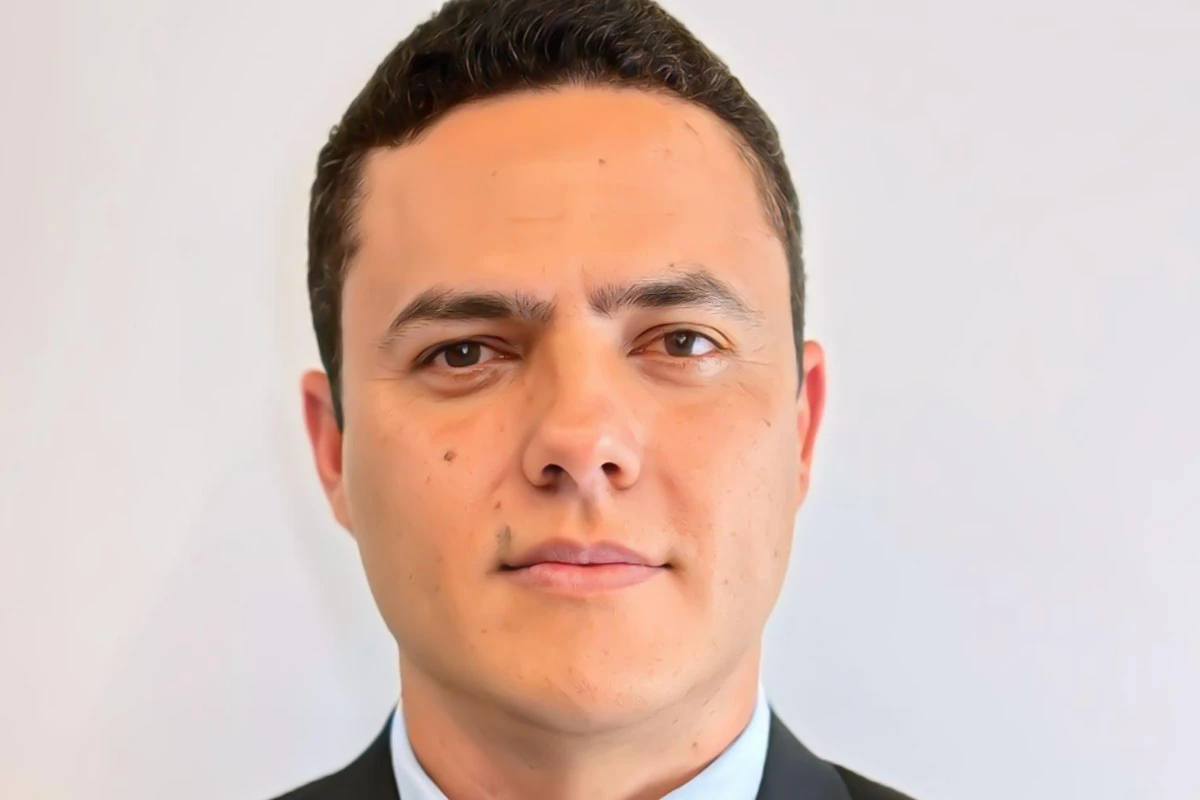 O elo estratégico do setor metalúrgico: como a visão de Marcos Bruzzi transformou a representação comercial em inteligência de mercado